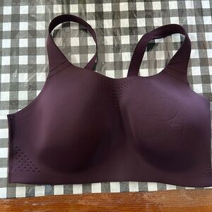Victoria Secret Featherweight Max Sports bra